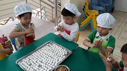 Phản hồi tích cực từ phụ huynh và cộng đồng