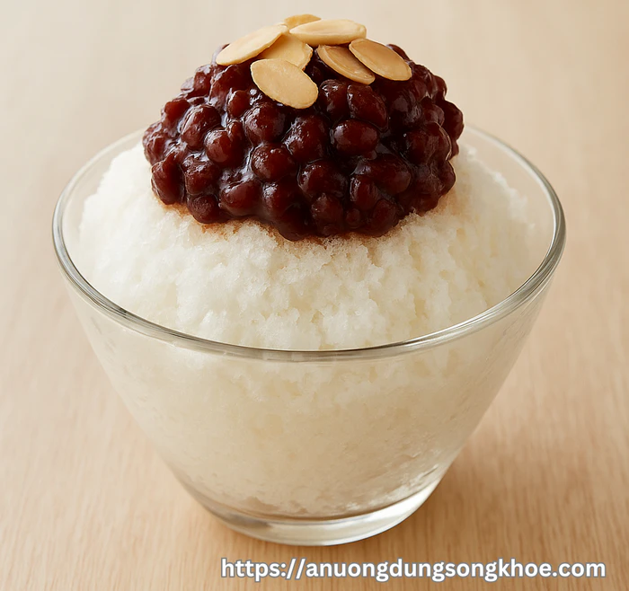 Bingsu đậu đỏ truyền thống Hàn Quốc với đá bào mịn và topping hấp dẫn