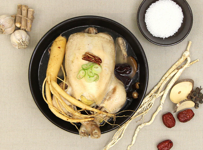 Cách nấu gà hầm sâm Hàn Quốc Samgyetang chuẩn vị tại nhà