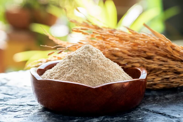 làm trắng da bằng cám gạo tại nhà