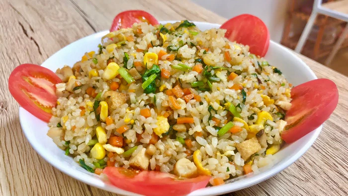 Cơm chiên chay thập cẩm thơm ngon tại nhà