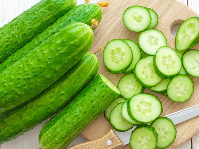 làm trắng da bằng dưa leo tự nhiên