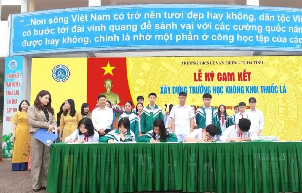 học sinh ký cam kết không hút thuốc lá