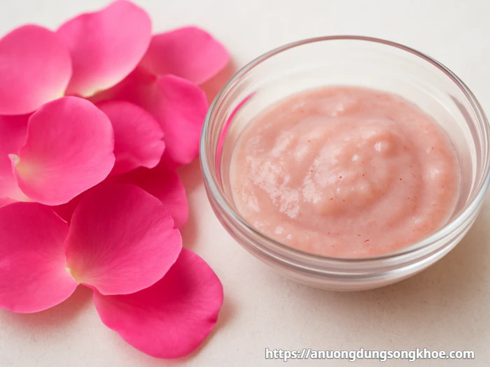 Mặt nạ hoa hồng tự nhiên từ cánh hoa hồng tươi – phương pháp dưỡng da thiên nhiên an toàn tại nhà