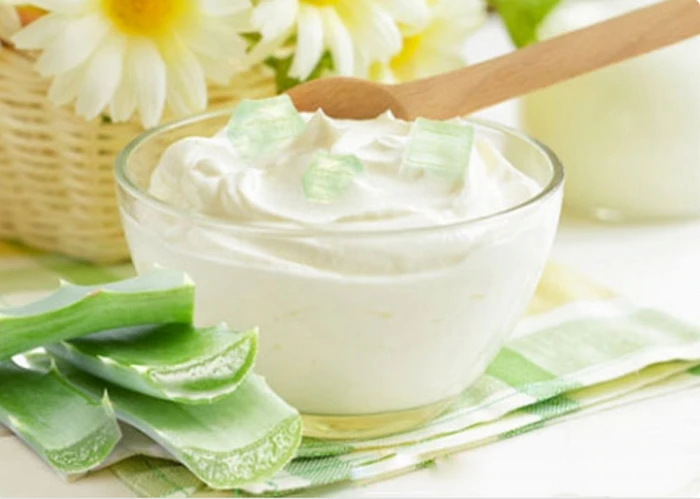 mặt nạ nha đam sữa chua làm sáng da mịn màng