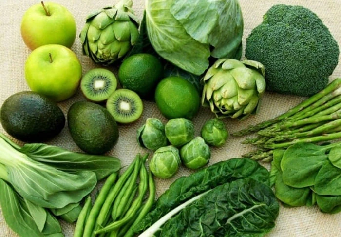 Rau lá xanh giàu vitamin K và chất xơ tốt cho tim mạch