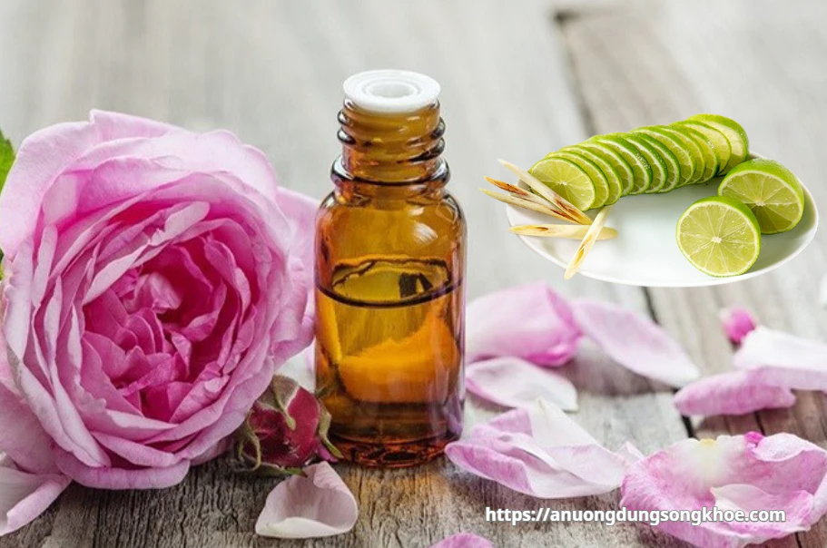 Thành phần vitamin C và polyphenol trong cánh hoa hồng giúp dưỡng ẩm và sáng da tự nhiên
