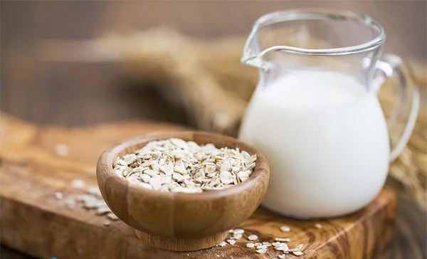Mặt nạ trị mụn bằng yến mạch và sữa tươi tại nhà