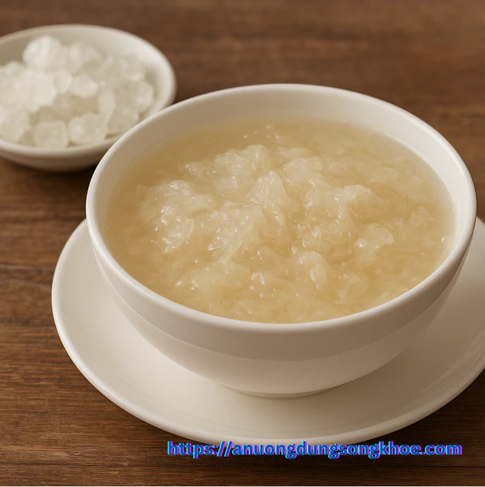 Yến chưng đường phèn: Công dụng, cách chưng chuẩn và lưu ý cho sức khỏe